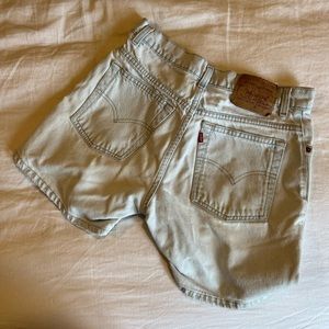 Vintage Levi’s Denim shorts in lightest blue!